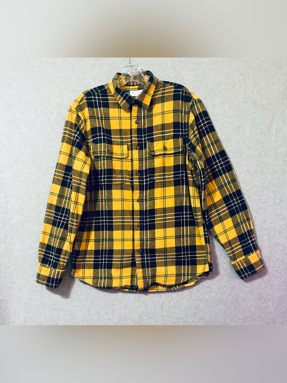 Old Navy Men's Yellow Plaid Flannel Shirt - Classic Button-Up Sz M